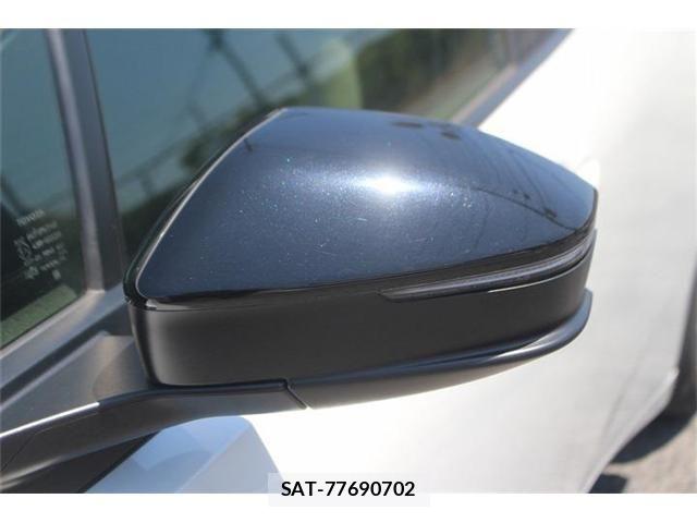 Toyota PRIUS 2023-03 6911226-19