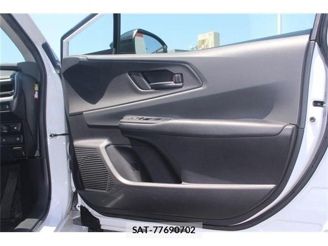 Toyota PRIUS 2023-03 6911226-29