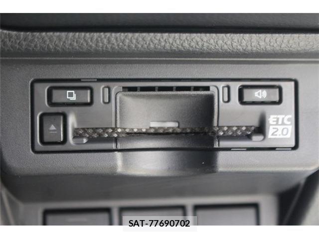 Toyota PRIUS 2023-03 6911226-3