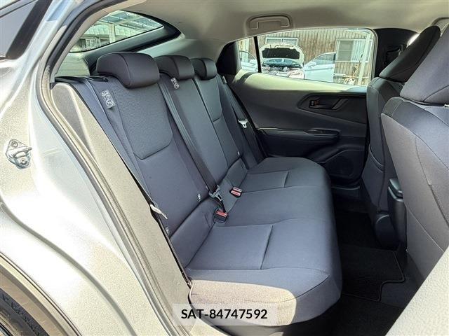 Toyota PRIUS 2023-03 6911227-15