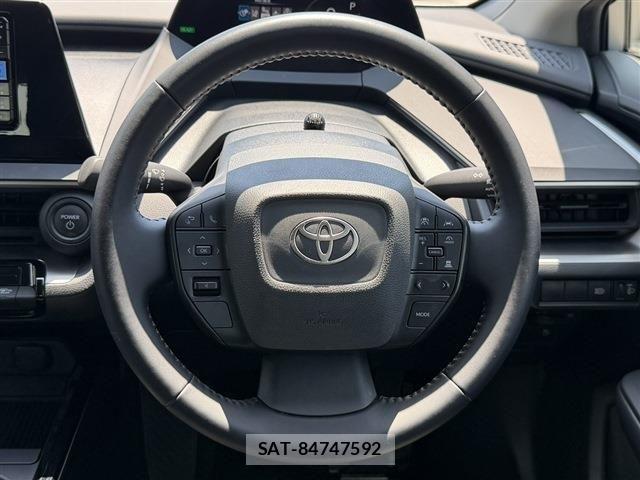 Toyota PRIUS 2023-03 6911227-17
