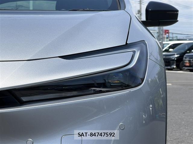 Toyota PRIUS 2023-03 6911227-25