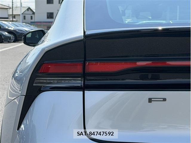 Toyota PRIUS 2023-03 6911227-27