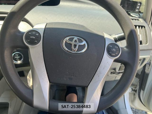 Toyota PRIUS 2011-06 6911476-16