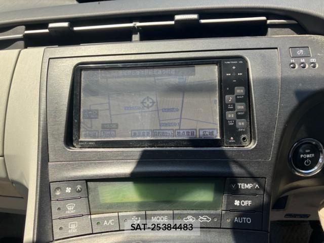 Toyota PRIUS 2011-06 6911476-17