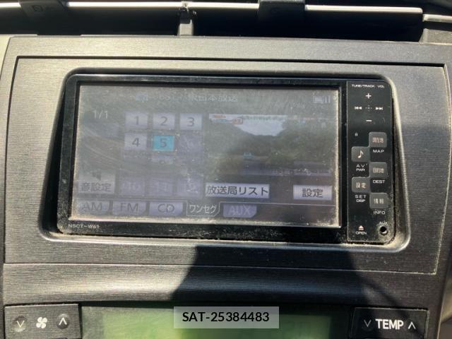 Toyota PRIUS 2011-06 6911476-19