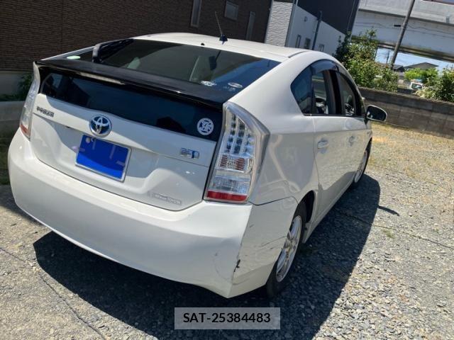 Toyota PRIUS 2011-06 6911476-3
