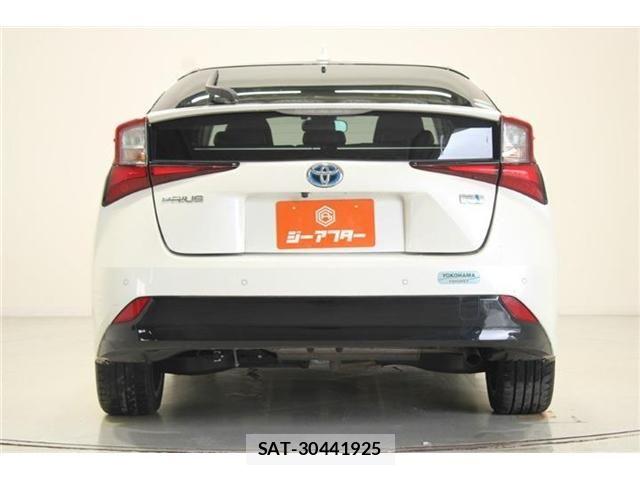 Toyota PRIUS 2019-03 6911281-11