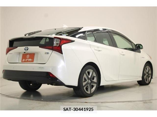 Toyota PRIUS 2019-03 6911281-12