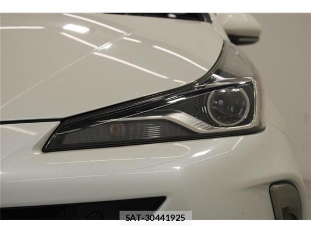 Toyota PRIUS 2019-03 6911281-15