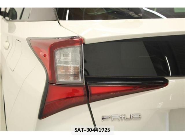 Toyota PRIUS 2019-03 6911281-19