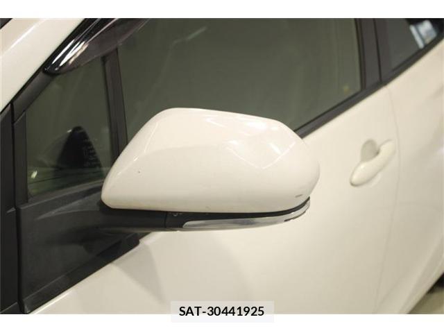 Toyota PRIUS 2019-03 6911281-20