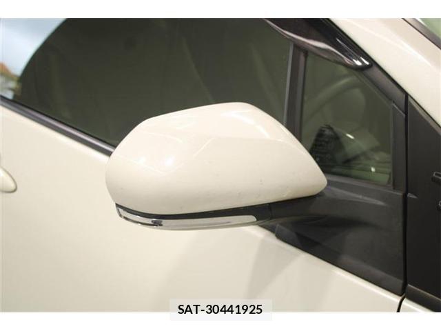 Toyota PRIUS 2019-03 6911281-21