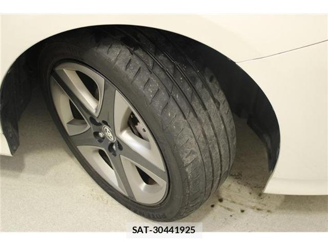 Toyota PRIUS 2019-03 6911281-28