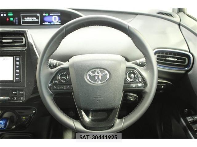Toyota PRIUS 2019-03 6911281-2