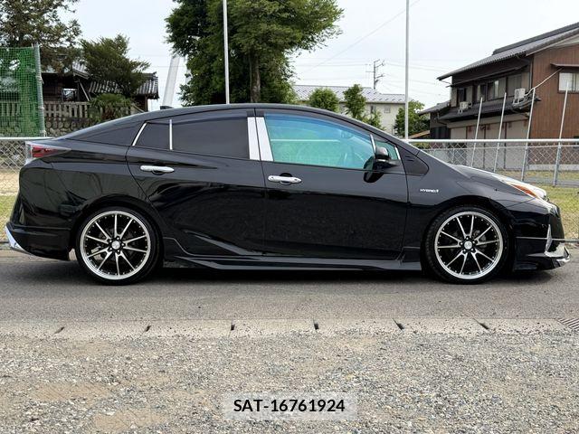Toyota PRIUS 2016-05 6911289-6