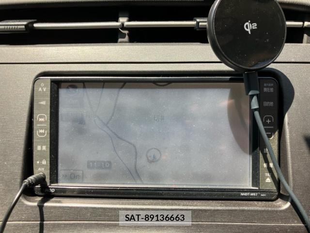Toyota PRIUS 2011-10 6911406-14