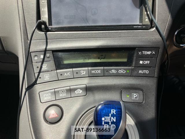 Toyota PRIUS 2011-10 6911406-15