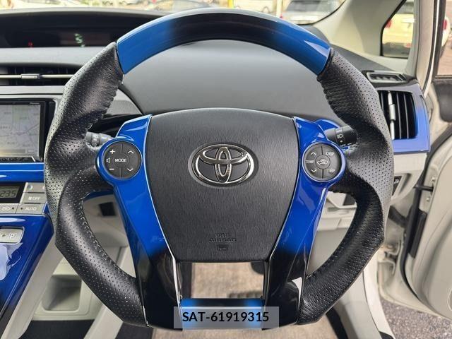 Toyota PRIUS 2013-05 6911334-13