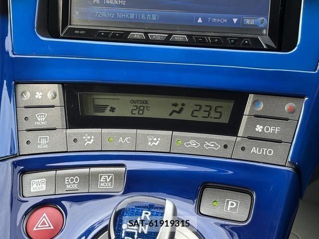 Toyota PRIUS 2013-05 6911334-17
