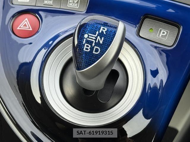 Toyota PRIUS 2013-05 6911334-18
