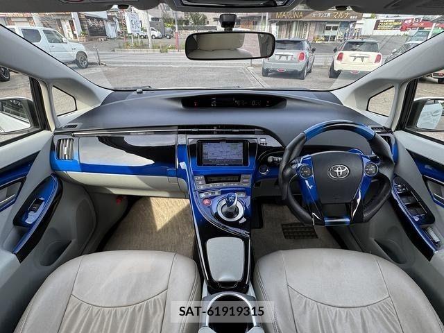 Toyota PRIUS 2013-05 6911334-1