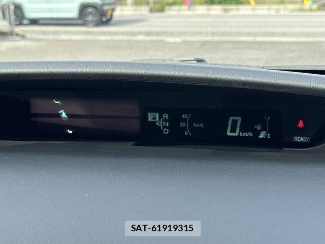 Toyota PRIUS 2013-05 6911334-24