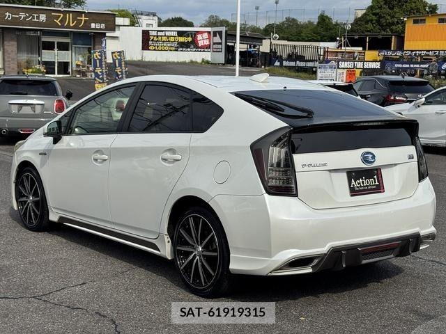 Toyota PRIUS 2013-05 6911334-3