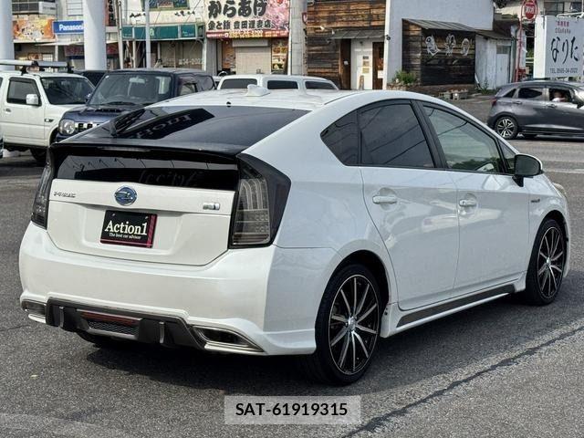 Toyota PRIUS 2013-05 6911334-5