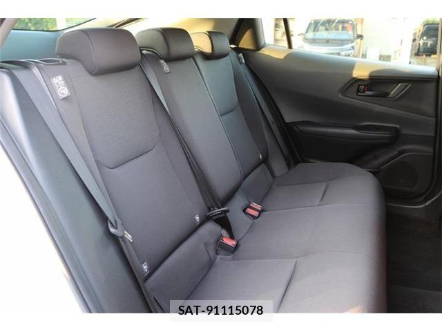 Toyota PRIUS 2023-03 6911220-15