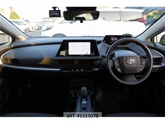 Toyota PRIUS 2023-03 6911220-16
