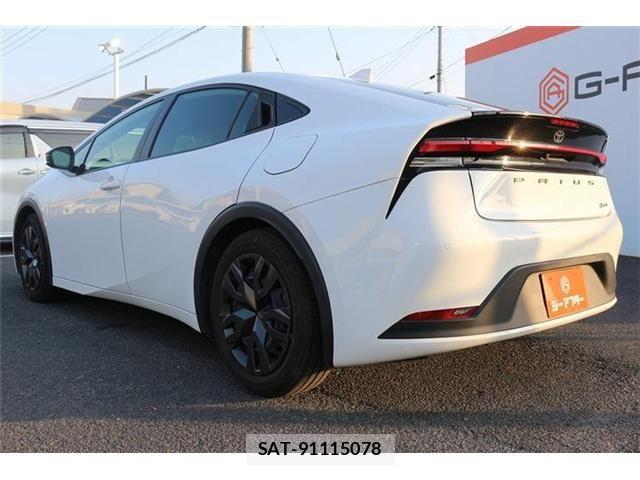 Toyota PRIUS 2023-03 6911220-22