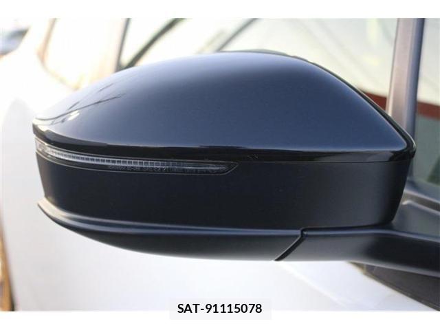 Toyota PRIUS 2023-03 6911220-27