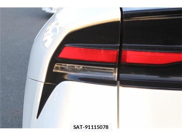 Toyota PRIUS 2023-03 6911220-29