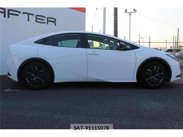 Toyota PRIUS 2023-03 6911220-8