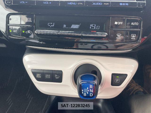 Toyota PRIUS 2017-03 6911258-9