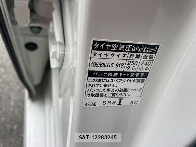 Toyota PRIUS 2017-03 6911258-17