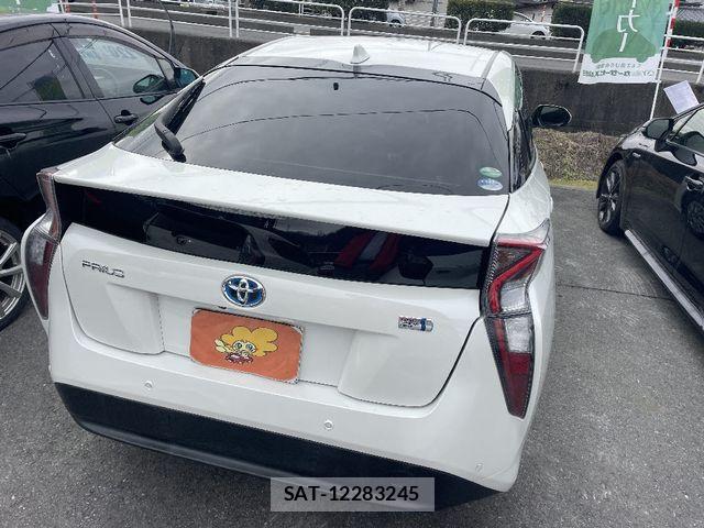 Toyota PRIUS 2017-03 6911258-2