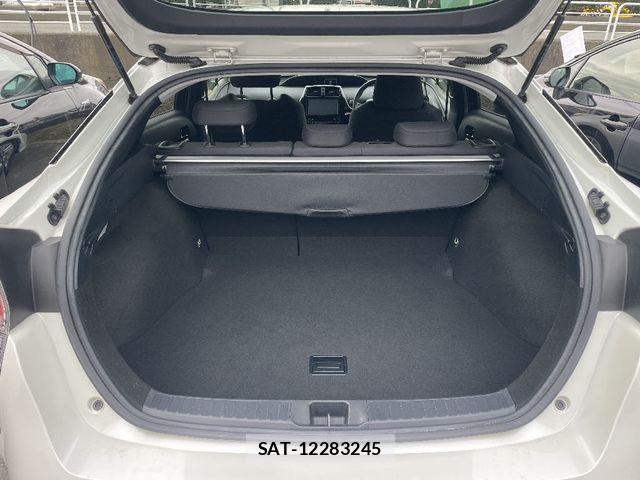 Toyota PRIUS 2017-03 6911258-3
