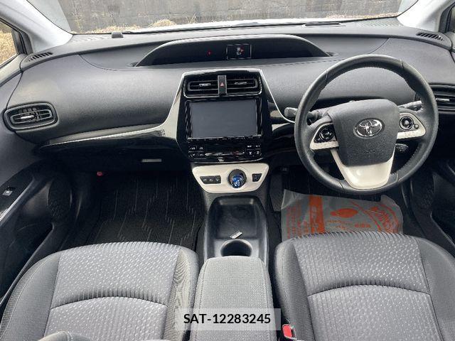 Toyota PRIUS 2017-03 6911258-4