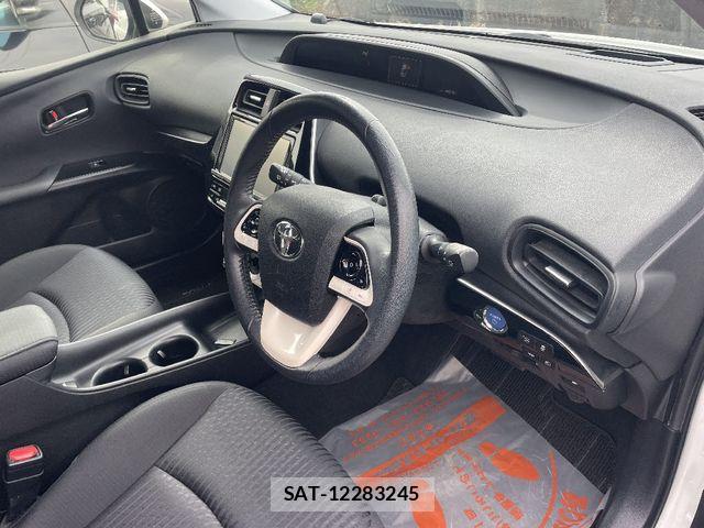 Toyota PRIUS 2017-03 6911258-5