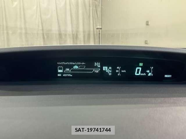 Toyota PRIUS 2012-08 6911306-10