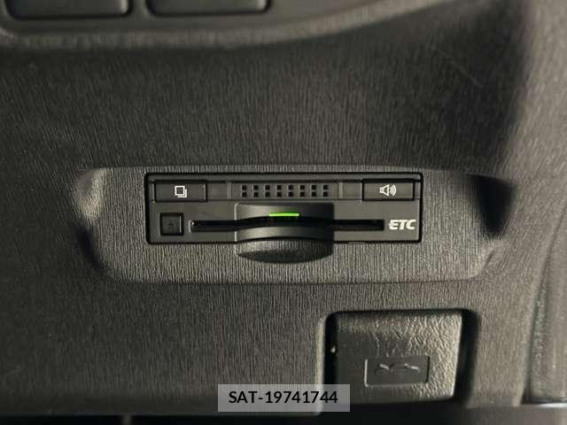 Toyota PRIUS 2012-08 6911306-14