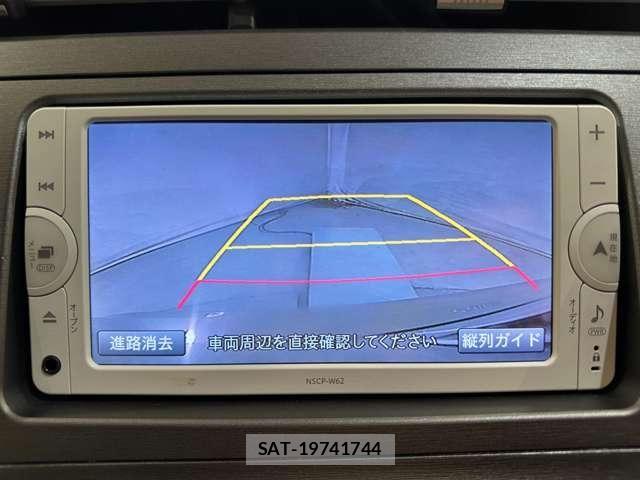 Toyota PRIUS 2012-08 6911306-21