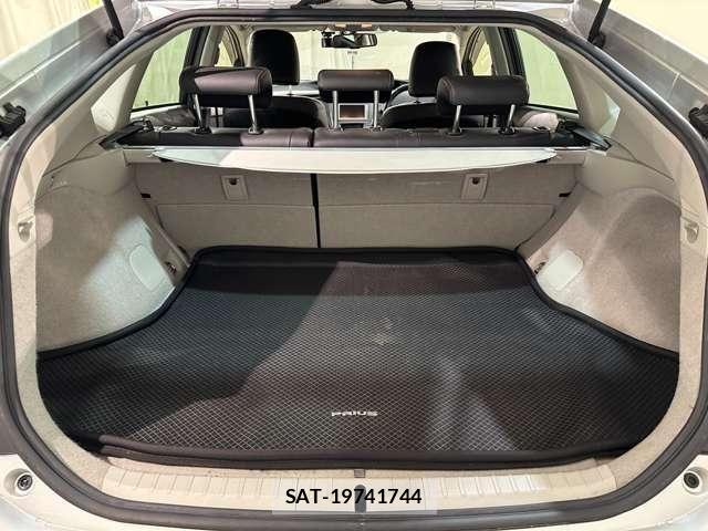 Toyota PRIUS 2012-08 6911306-28