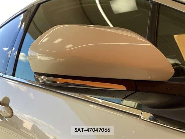 Toyota PRIUS 2016-12 6911263-12