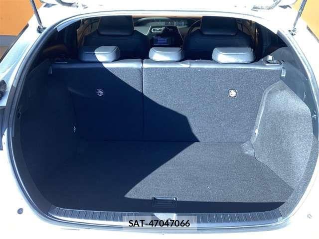 Toyota PRIUS 2016-12 6911263-13
