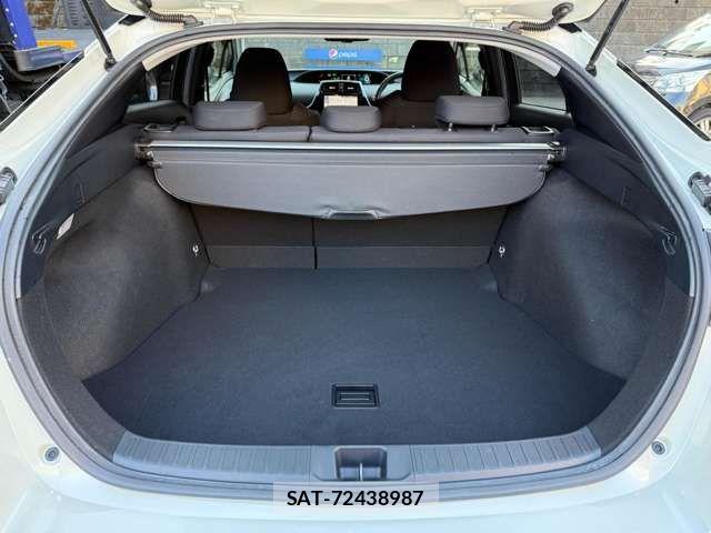 Toyota PRIUS 2016-11 6911243-17