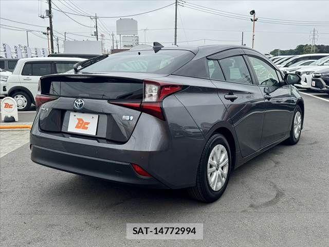 Toyota PRIUS 2022-02 6903617-14