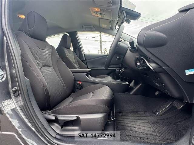Toyota PRIUS 2022-02 6903617-15